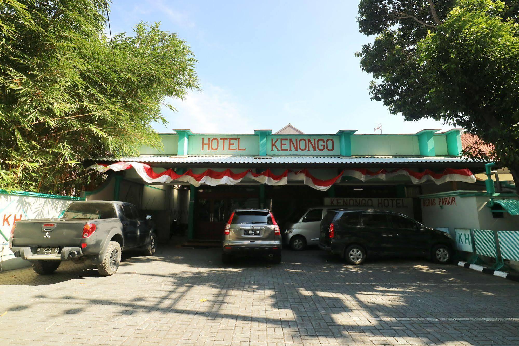 Hotel Kenongo Surabaya Kültér fotó